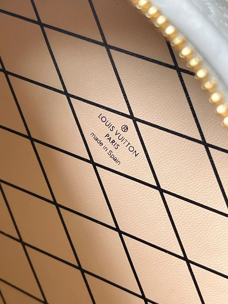 Louis Vuitton Satchel Bags EasyCare 39657