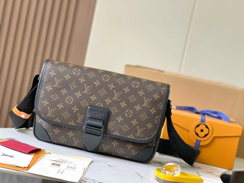 Unisex Louis Vuitton Satchel Bags 39600