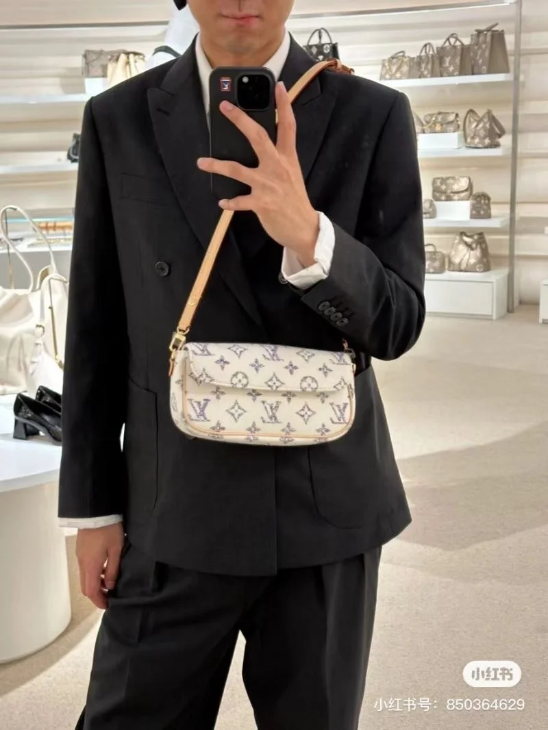 Louis Vuitton Satchel Bags Bold 39585