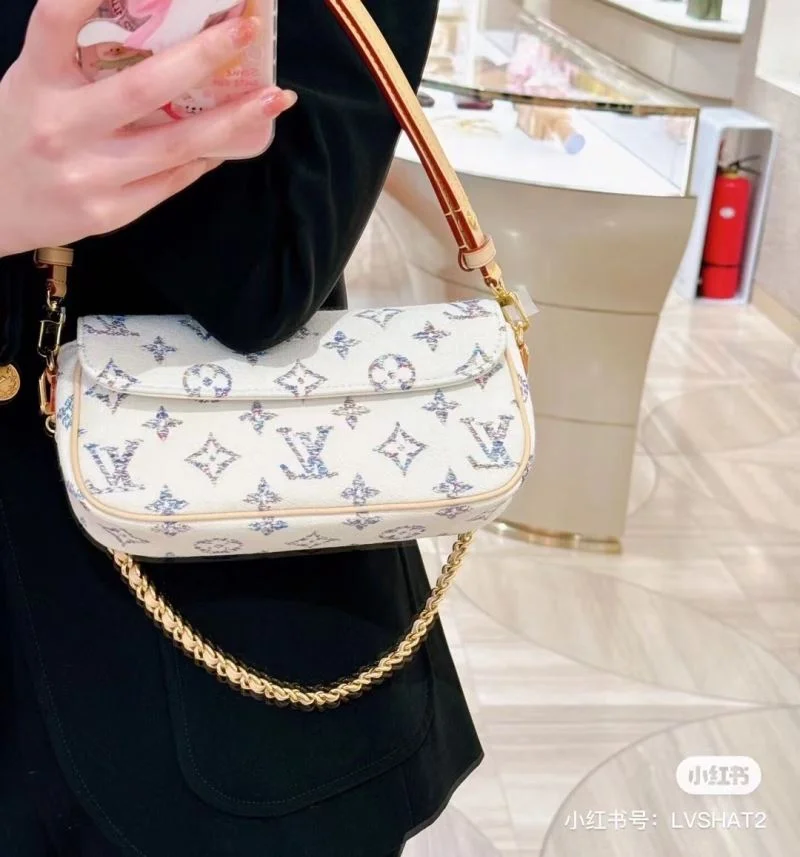 Louis Vuitton Satchel Bags Bold 39585
