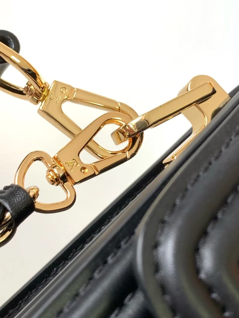 SmoothTexture Louis Vuitton Satchel Bags 39528