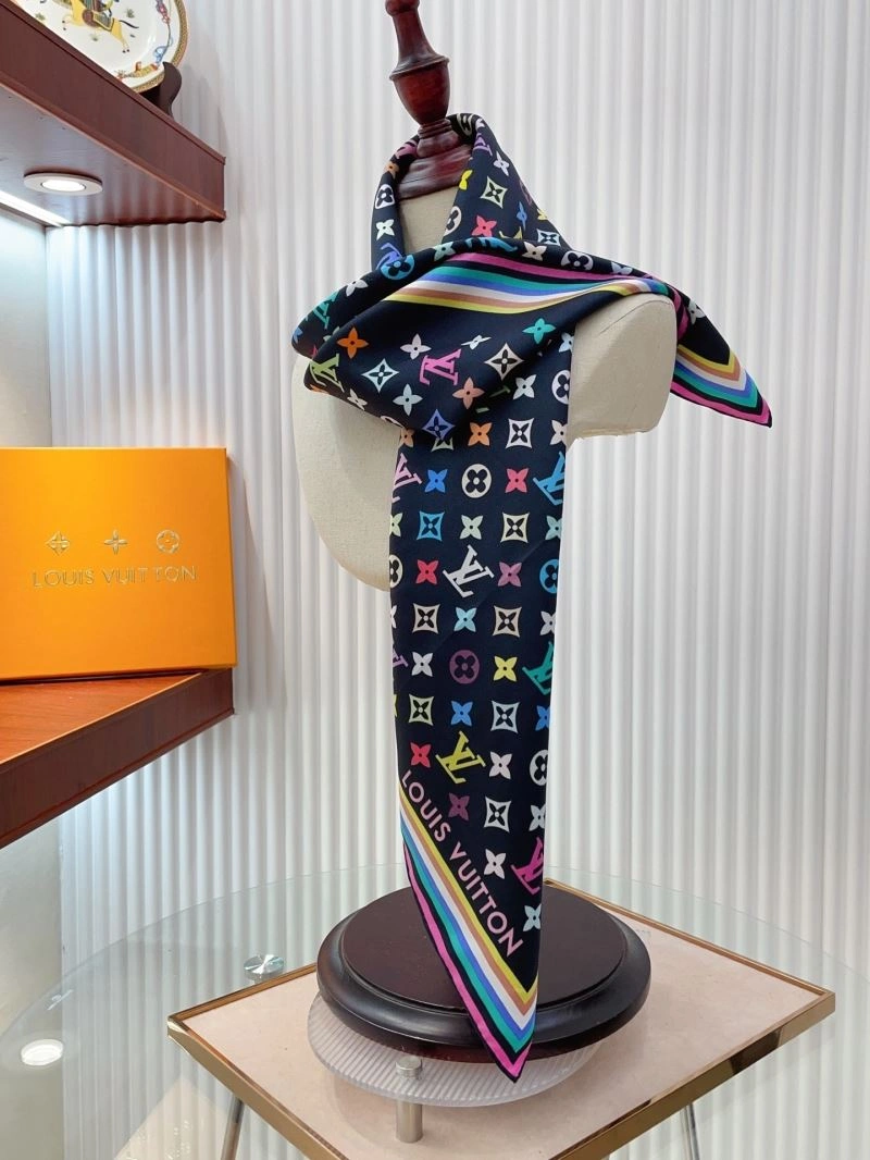 Bold Louis Vuitton Scarf 270637