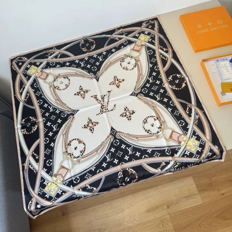 Minimalist Louis Vuitton Scarf 270622