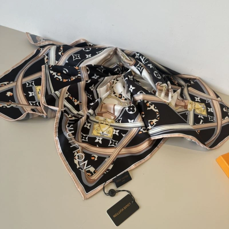 Minimalist Louis Vuitton Scarf 270622