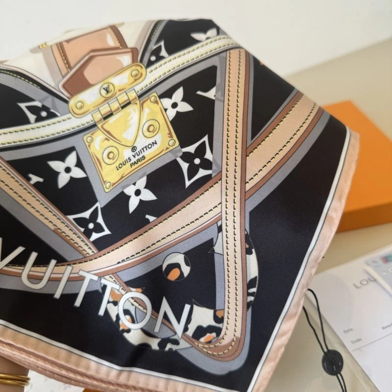 Minimalist Louis Vuitton Scarf 270622