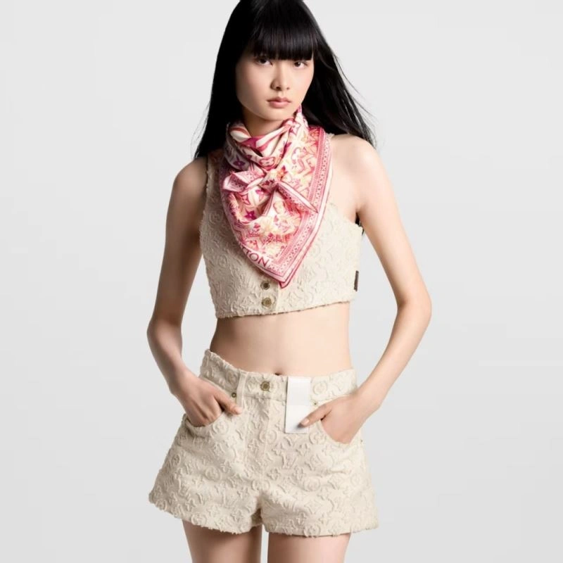 Sporty Louis Vuitton Scarf 270601