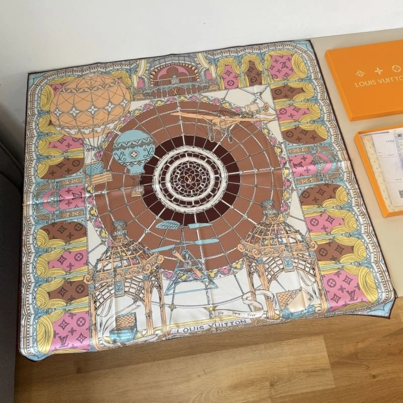 Functional Louis Vuitton Scarf 270590