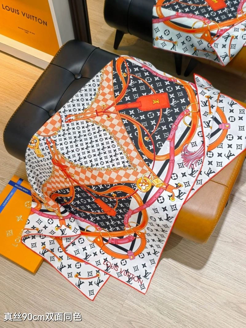 Versatile Louis Vuitton Scarf 270580