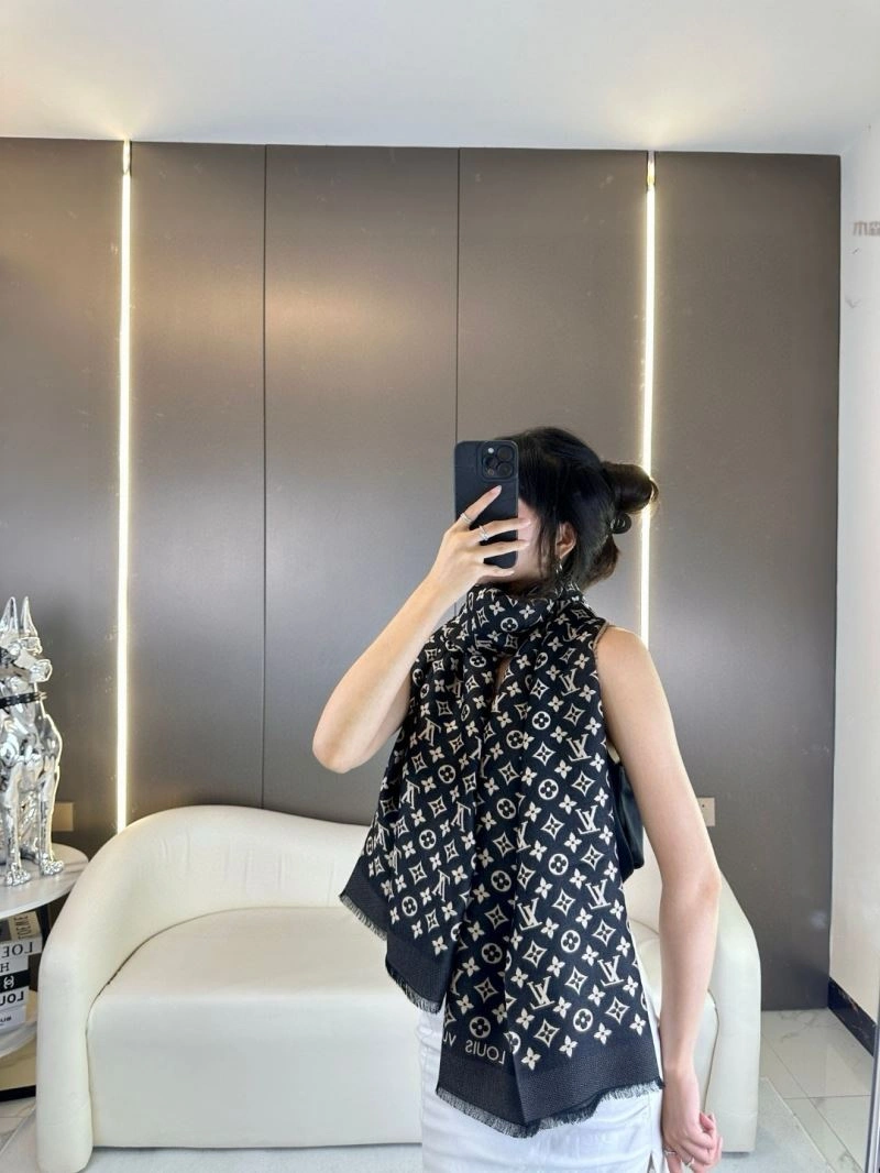 Durable Louis Vuitton Scarf 270944