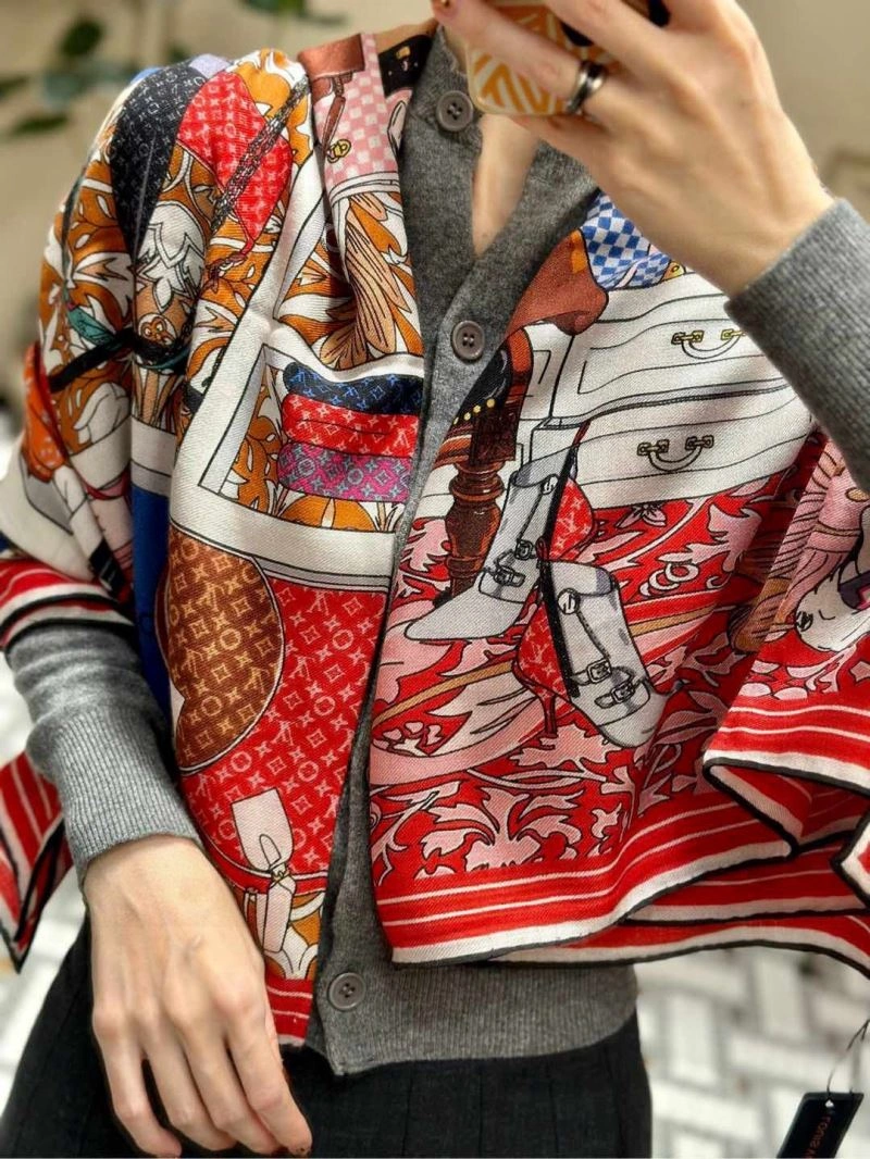 Refined Louis Vuitton Scarf 270933