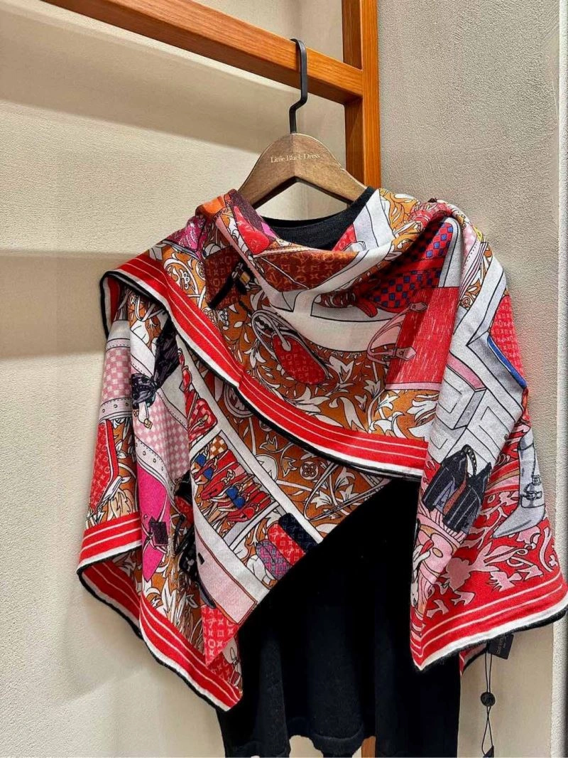 Refined Louis Vuitton Scarf 270933