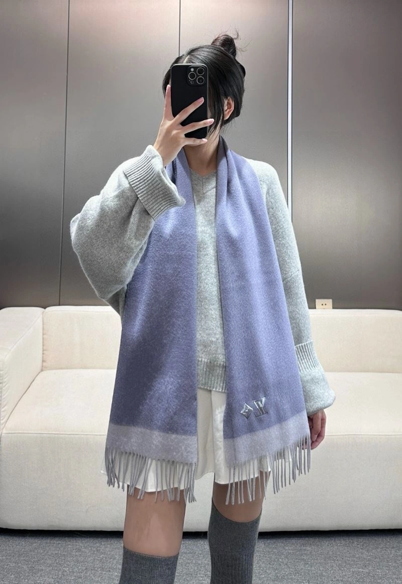 EyeCatching Louis Vuitton Scarf 270922