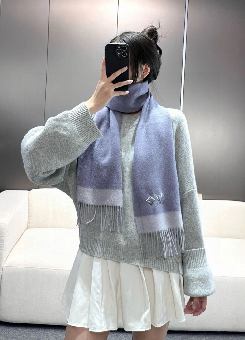 EyeCatching Louis Vuitton Scarf 270922