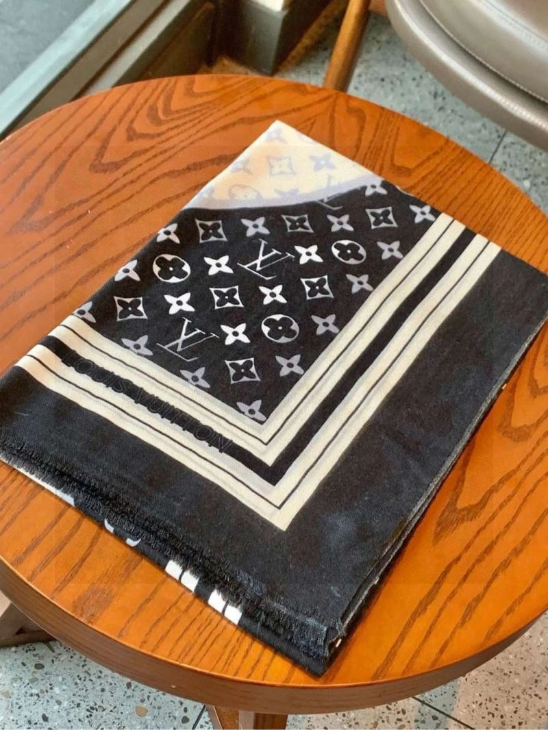 Soft Louis Vuitton Scarf 270924