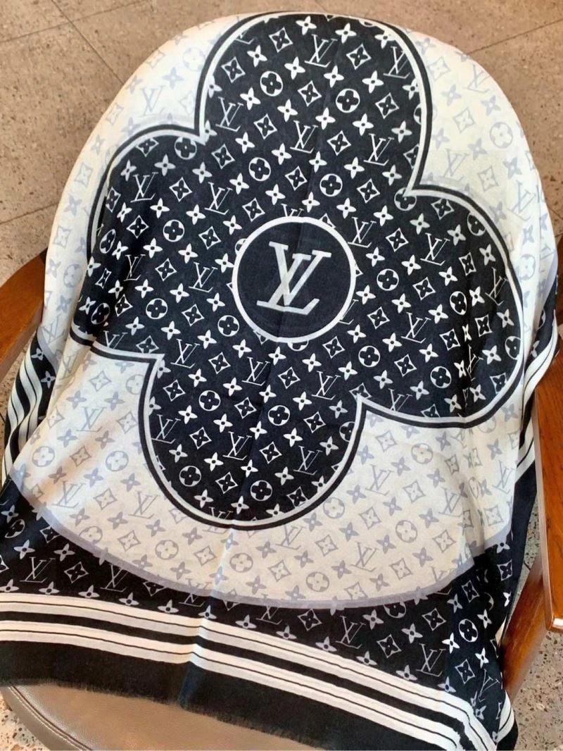 Soft Louis Vuitton Scarf 270924