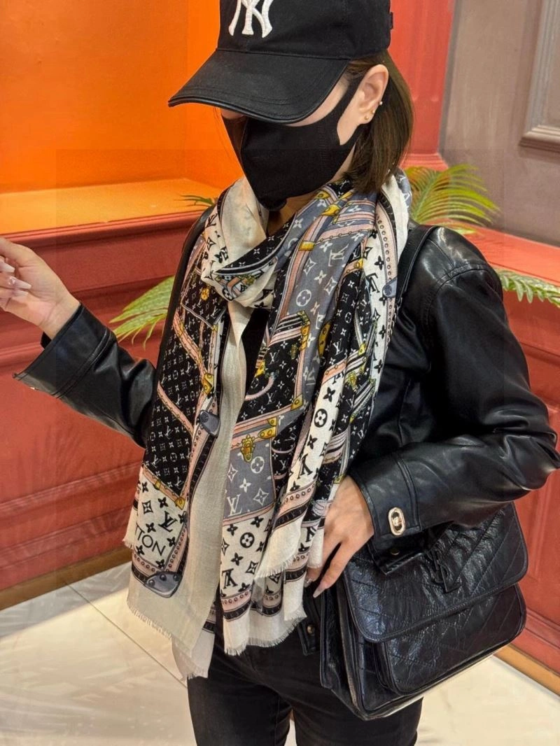 Louis Vuitton Scarf Snug 270908