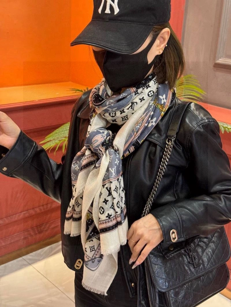Louis Vuitton Scarf Snug 270908