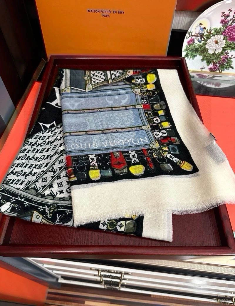 Supportive Louis Vuitton Scarf 270906