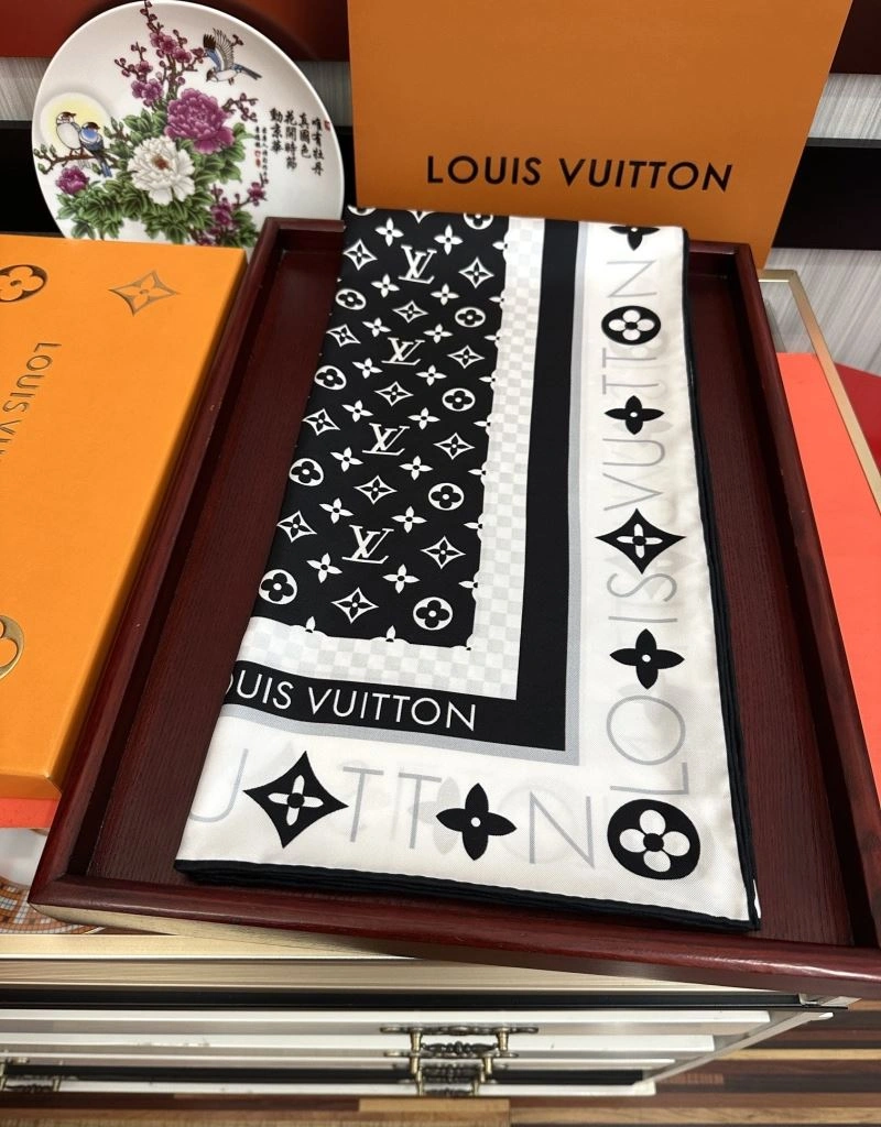 Louis Vuitton Scarf Contemporary 270920