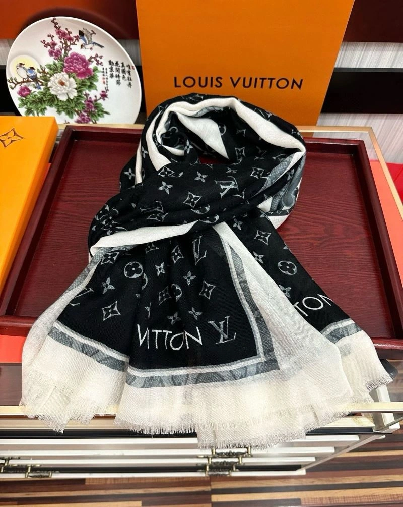 Louis Vuitton Scarf Tailored 270925