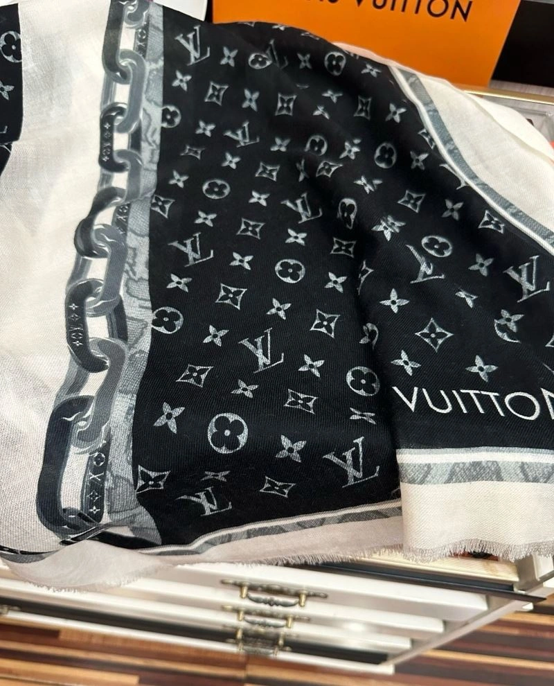 Louis Vuitton Scarf Tailored 270925