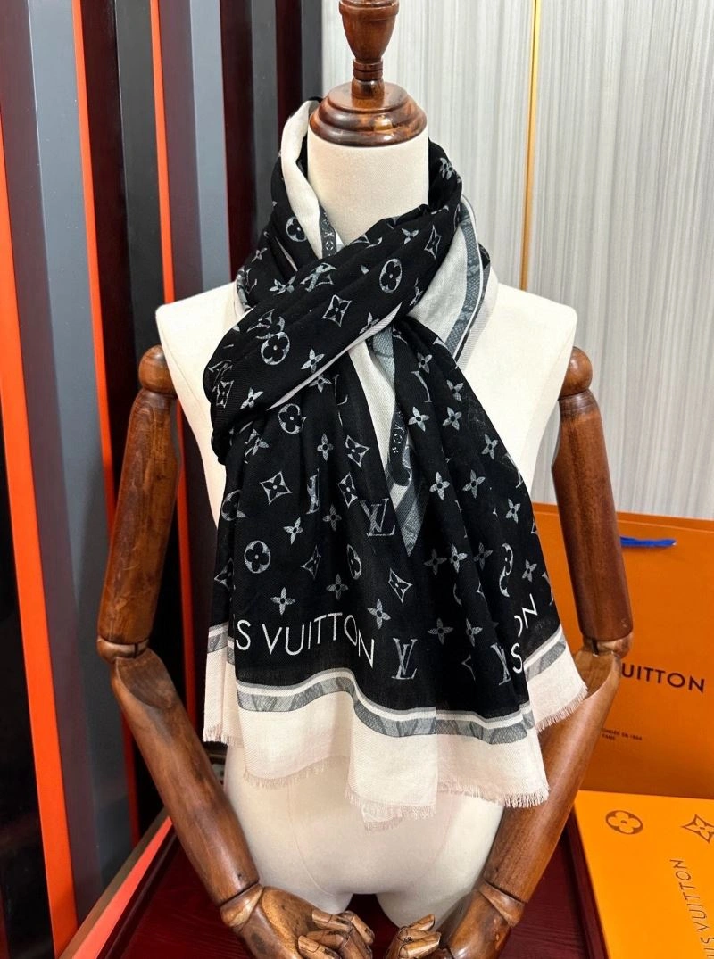 Louis Vuitton Scarf Tailored 270925