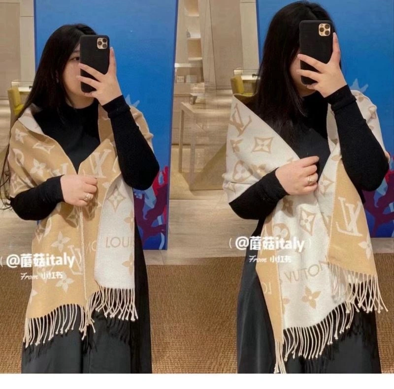 Louis Vuitton Scarf Casual 270931