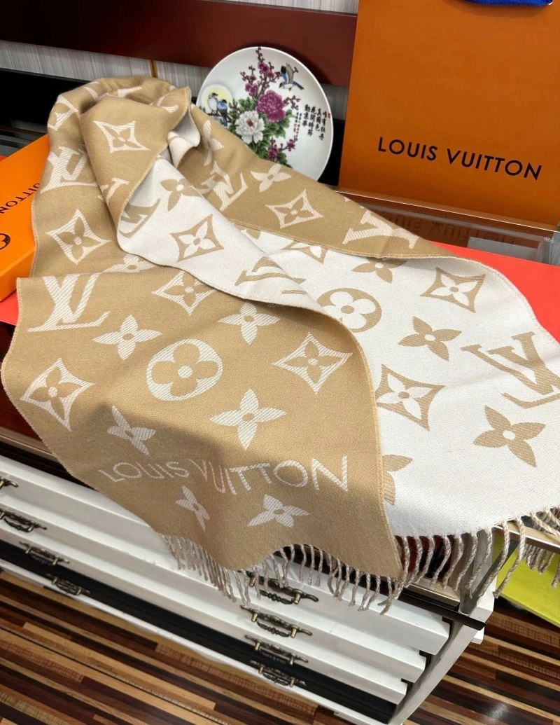 Louis Vuitton Scarf Casual 270931