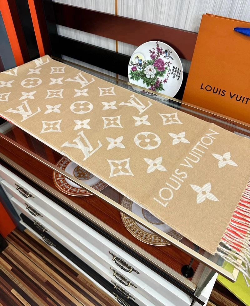 Louis Vuitton Scarf Casual 270931