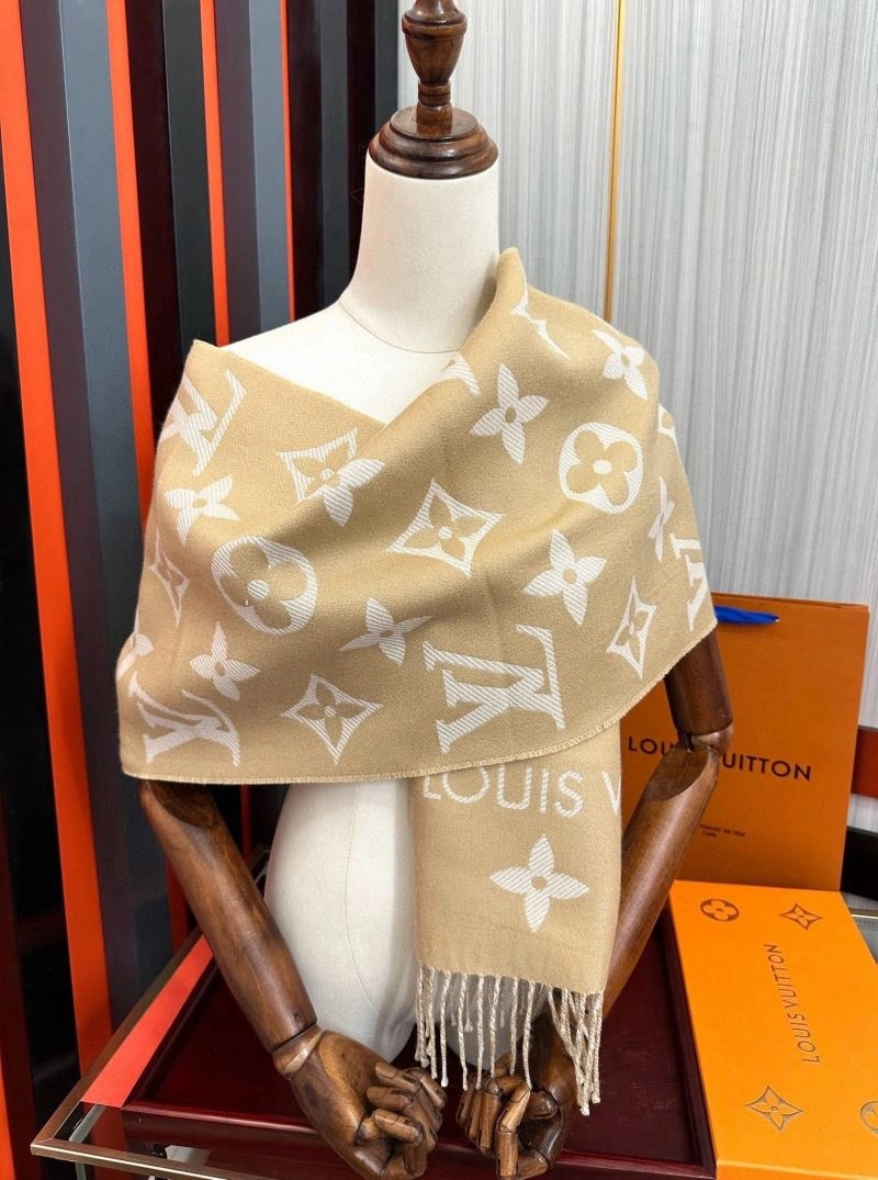 Louis Vuitton Scarf Casual 270931