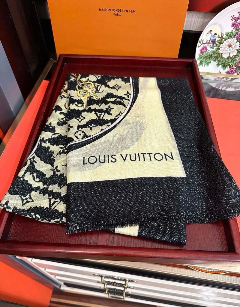 Louis Vuitton Scarf MultiPurpose 270930