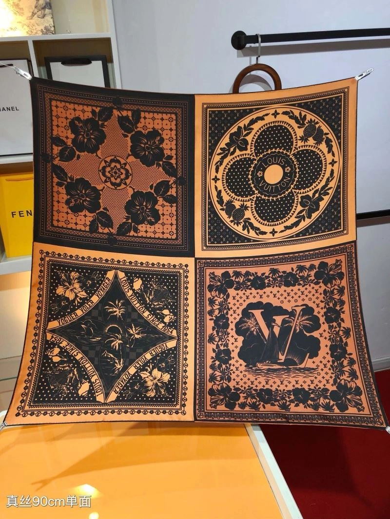 MultiPurpose Louis Vuitton Scarf 270901
