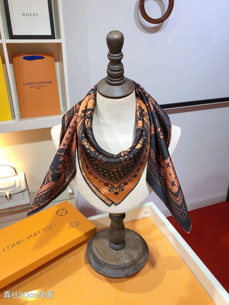 MultiPurpose Louis Vuitton Scarf 270901
