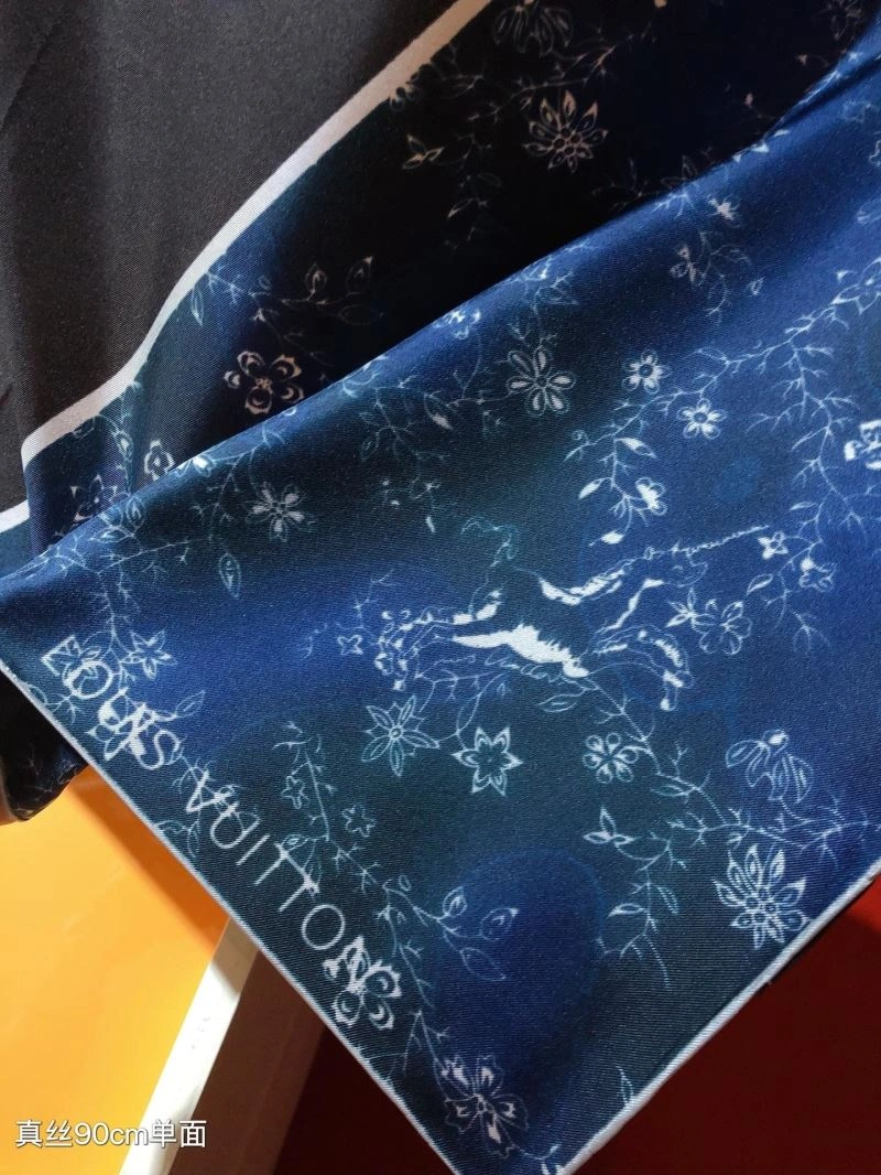 Louis Vuitton Scarf UrbanChic 270910