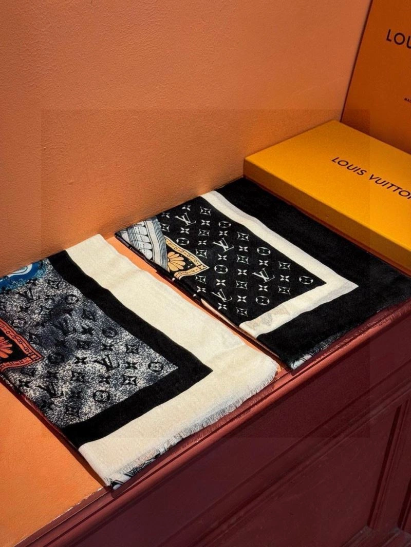 Flexible Louis Vuitton Scarf 270899
