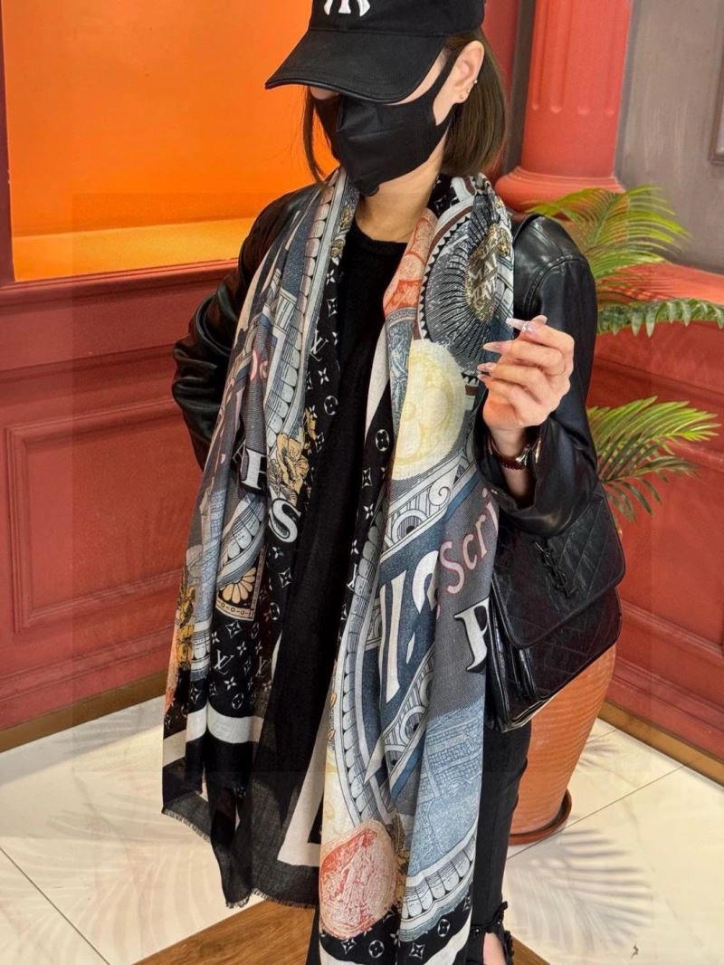 Flexible Louis Vuitton Scarf 270899