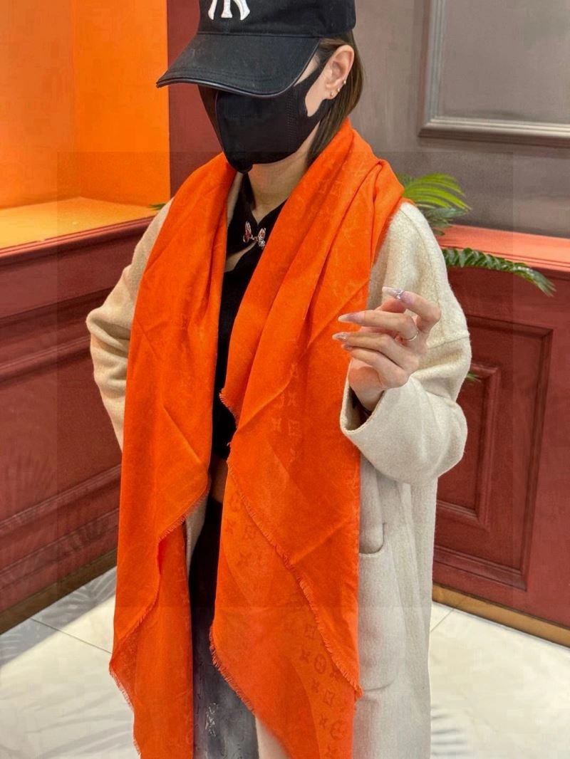 Soft Louis Vuitton Scarf 270897
