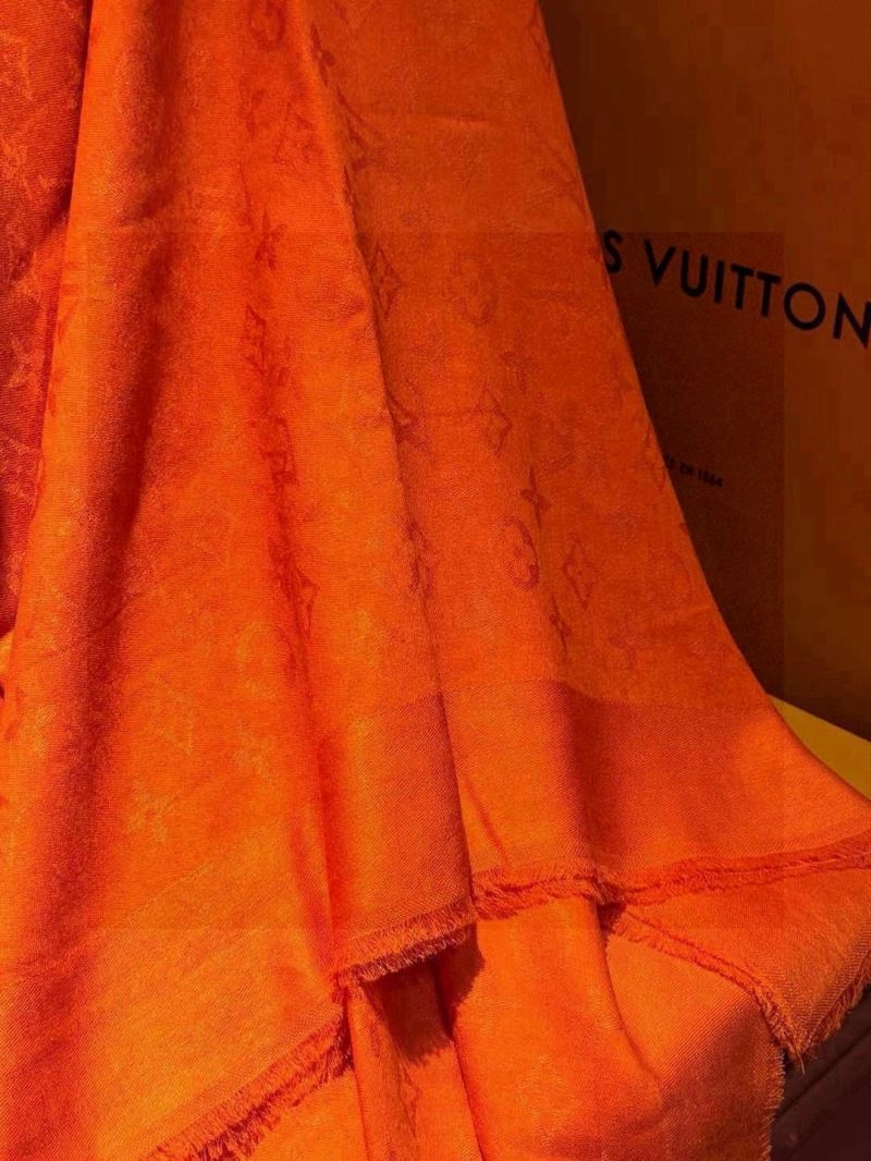 Soft Louis Vuitton Scarf 270897