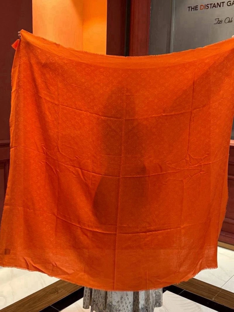 Soft Louis Vuitton Scarf 270897