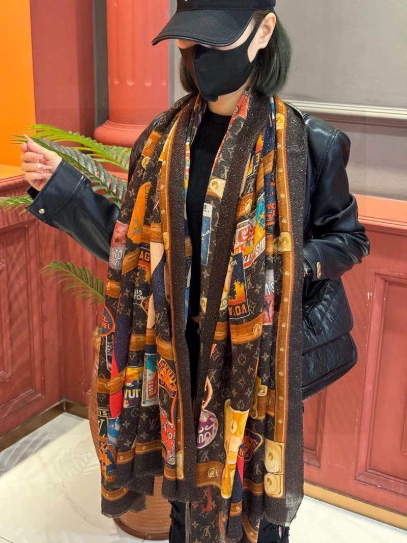 EyeCatching Louis Vuitton Scarf 270893