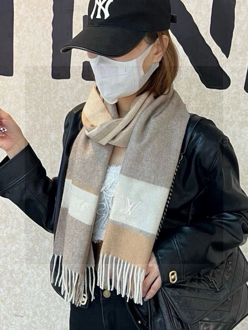 Louis Vuitton Scarf Breathable 270887