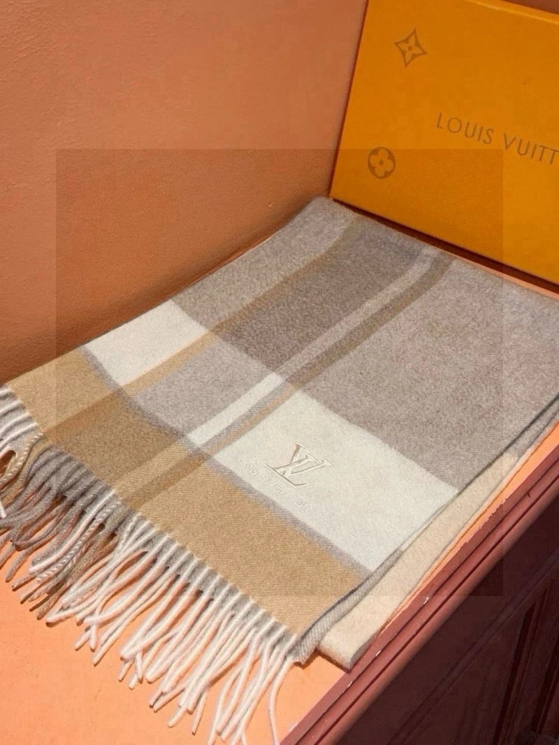 Louis Vuitton Scarf Breathable 270887