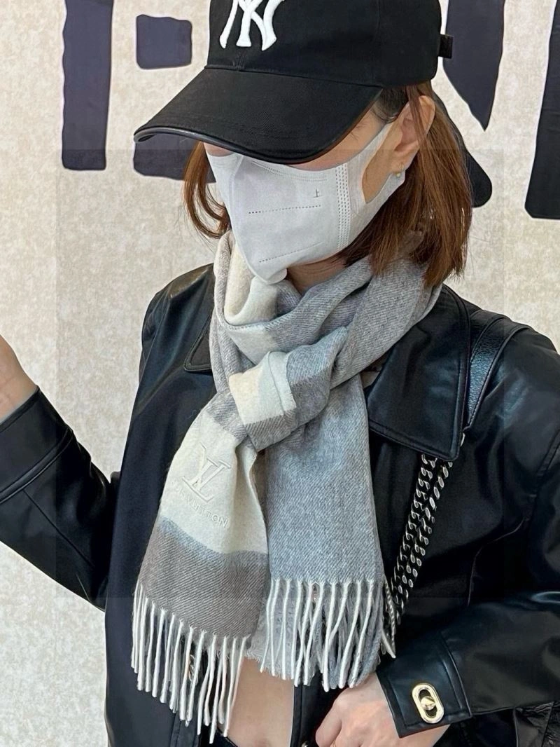 Practical Louis Vuitton Scarf 270891