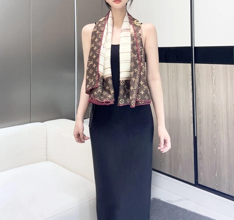 UrbanChic Louis Vuitton Scarf 270884