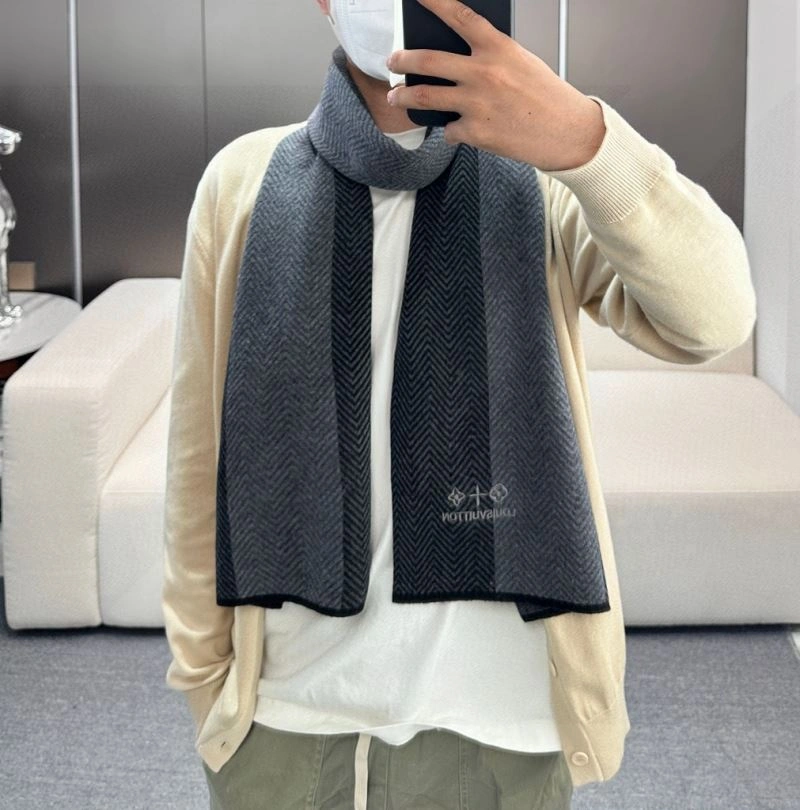 Elegant Louis Vuitton Scarf 270881
