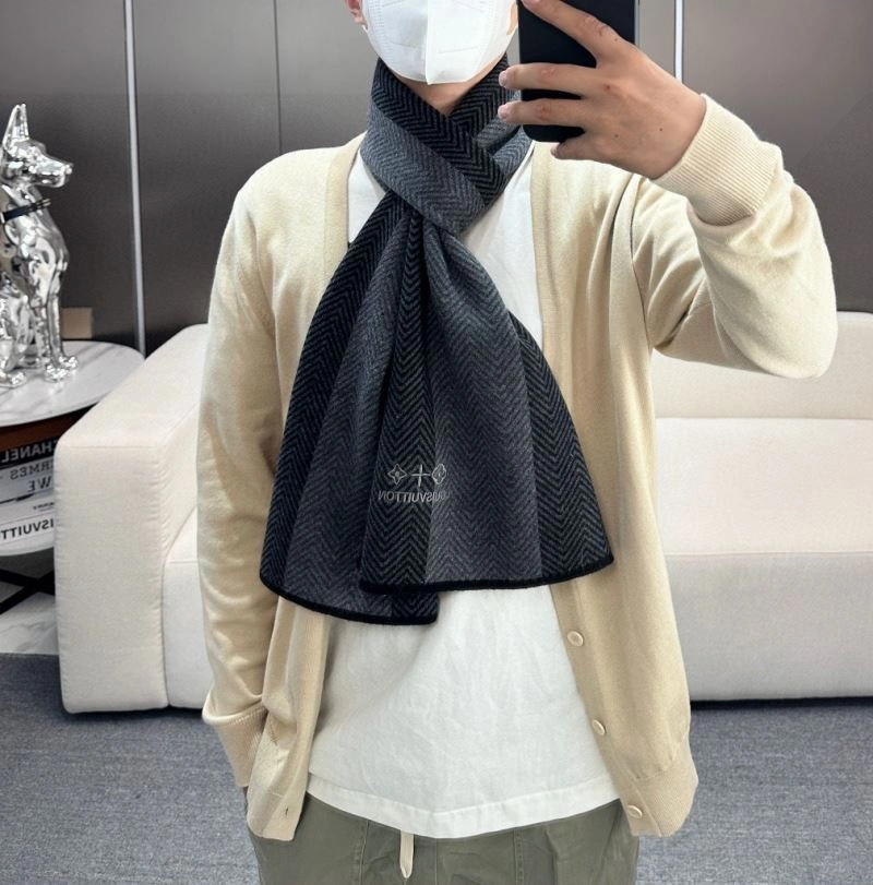 Elegant Louis Vuitton Scarf 270881