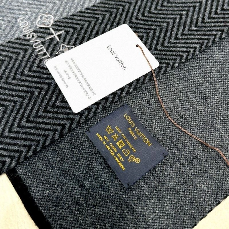 Elegant Louis Vuitton Scarf 270881