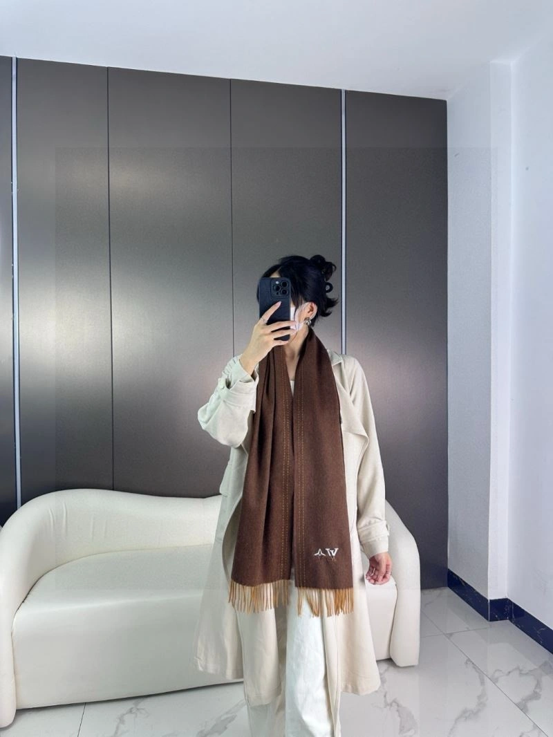 Louis Vuitton Scarf Supportive 270871