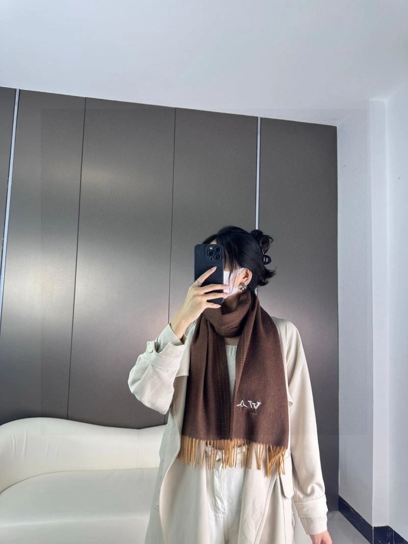 Louis Vuitton Scarf Supportive 270871