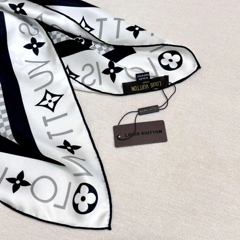 Louis Vuitton Scarf Tailored 270870